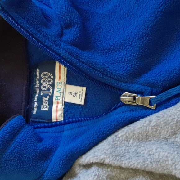 Set of 2 fleece pullovers size small 5/6 - Picture 2 of 6